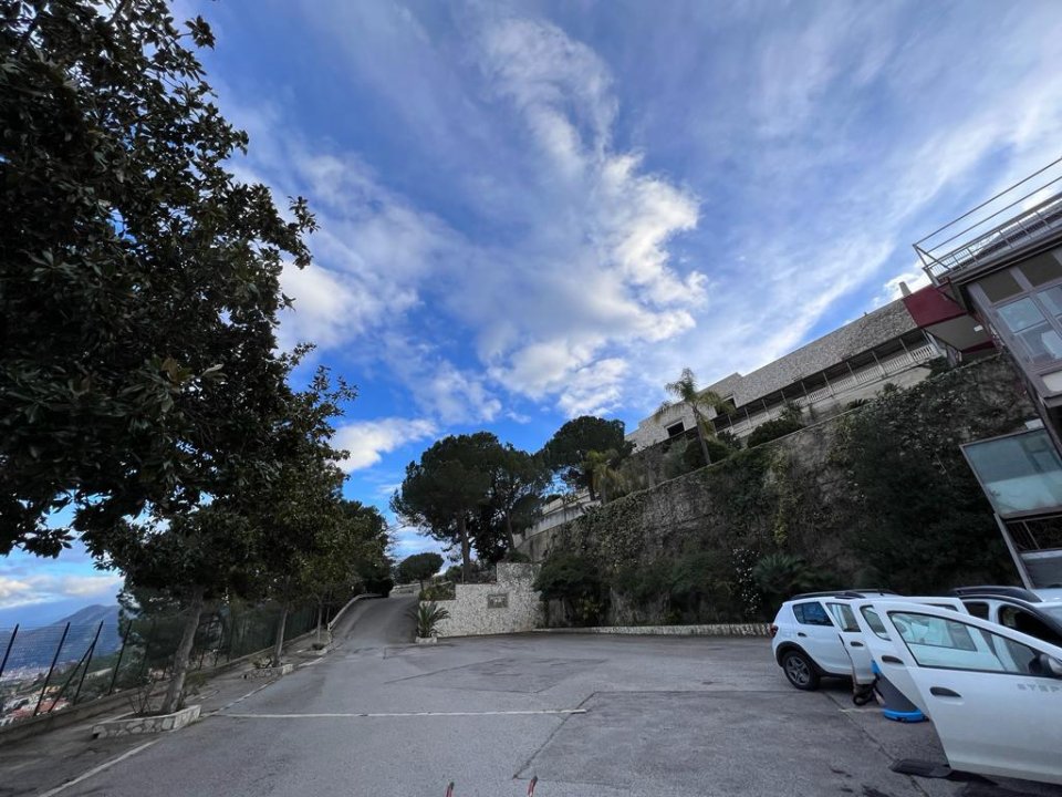 For sale real estate transaction in quiet zone Palermo Sicilia foto 4
